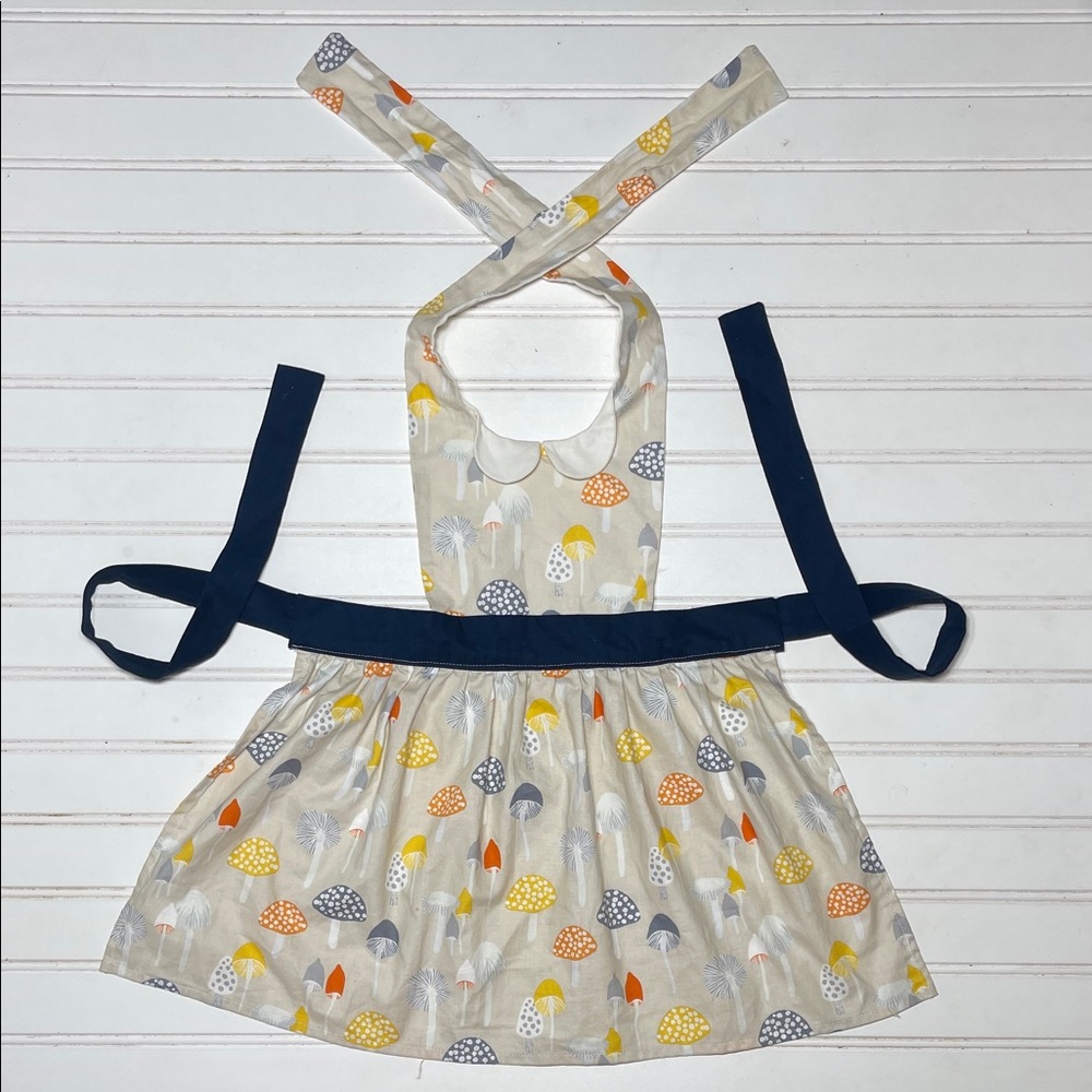 EUC Most Adorable Cottage Core Peter Pan Collar Mushroom Apron